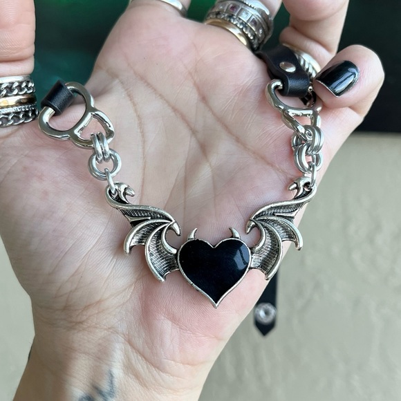 Black leather choker black heart with bat wings and devil horns valentine goth - Picture 7 of 16